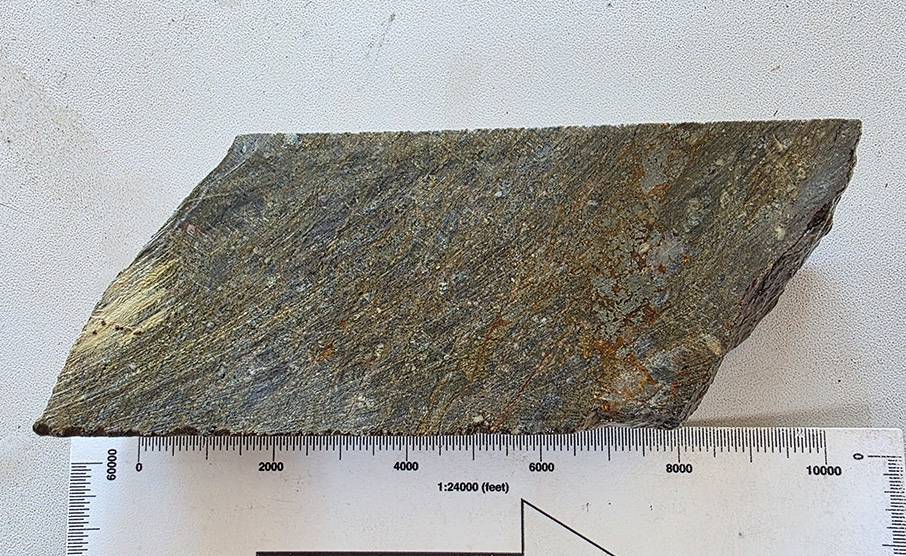 Drill core from hole SF_014 grading 0.636% Cu and 0.042 g/t Au